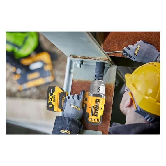 Dewalt DCF900P2TGB Brushless Cordless Impact Wrench, 2 image