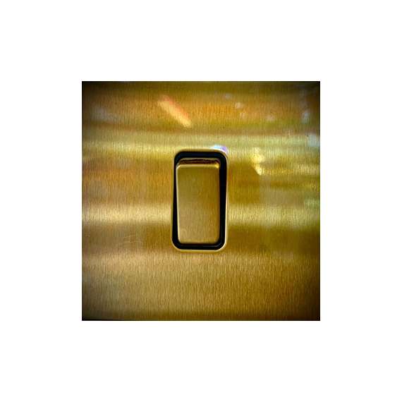 Carl and Gilberts VIP Gold 1 Gang 2 Way Switch